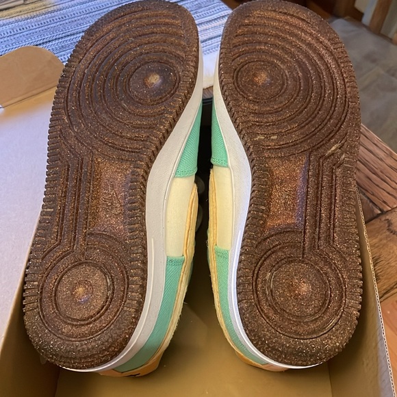 Nike - women’s Air Force 1 ‘07 lx green glow coconut milk size 9 nwt box - Picture 3 of 7